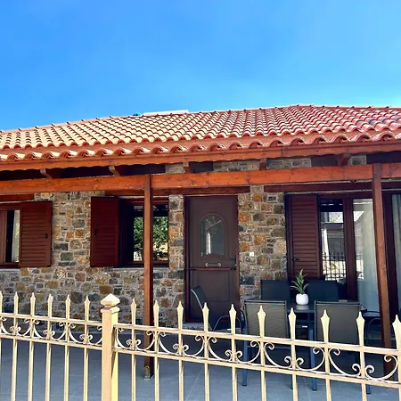펜션 Dirfys House