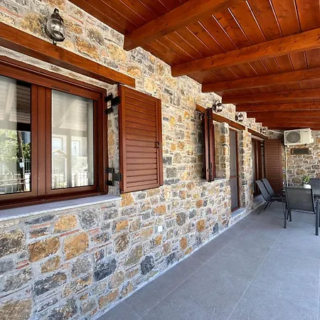 Dirfys House בית נופש